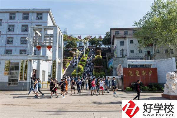 懷化有可以考大學(xué)的中職學(xué)校嗎？哪所升學(xué)情況比較好？