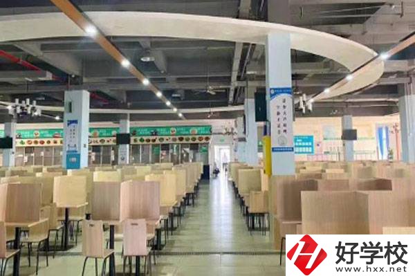 長(zhǎng)沙經(jīng)貿(mào)職業(yè)中專有哪些招生專業(yè)？學(xué)費(fèi)是多少？