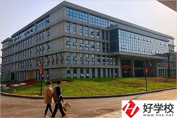 株洲市工業(yè)中專(zhuān)學(xué)校有什么專(zhuān)業(yè)？