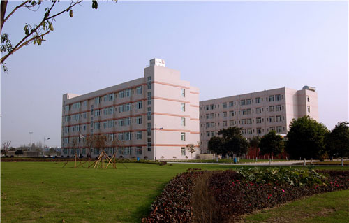 四川礦產(chǎn)機(jī)電技師學(xué)院好不好？