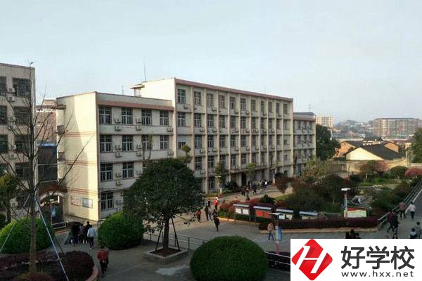 湖南有學(xué)服裝設(shè)計(jì)與工藝專業(yè)的職校嗎？就業(yè)情況如何？