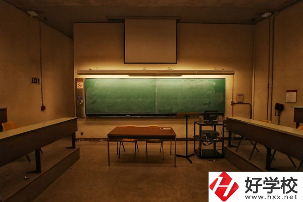 郴州文藝職業(yè)中等專業(yè)學(xué)校辦學(xué)特色是什么？