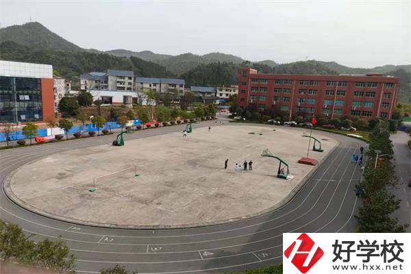 懷化洪江市有哪些中專學(xué)校？有什么辦學(xué)特色？