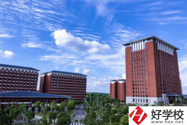 湖南藝術(shù)職業(yè)學(xué)院怎么樣？從這三點出發(fā)判斷