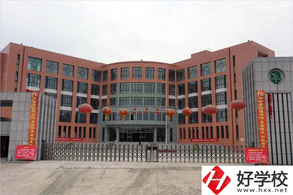 湘西花垣縣有中專學(xué)校嗎？學(xué)校怎么樣？