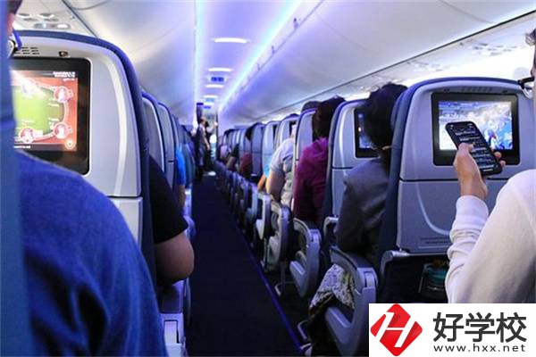 衡陽(yáng)市藍(lán)天工程學(xué)校是公辦還是民辦？有什么特色專業(yè)？