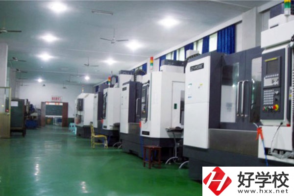 湖南兵器工業(yè)高級(jí)技工學(xué)校入學(xué)要注意什么？學(xué)費(fèi)多少？