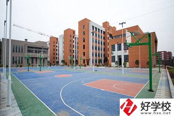 鳳凰縣職業(yè)中專學(xué)校怎么樣？有哪些辦學(xué)優(yōu)勢？