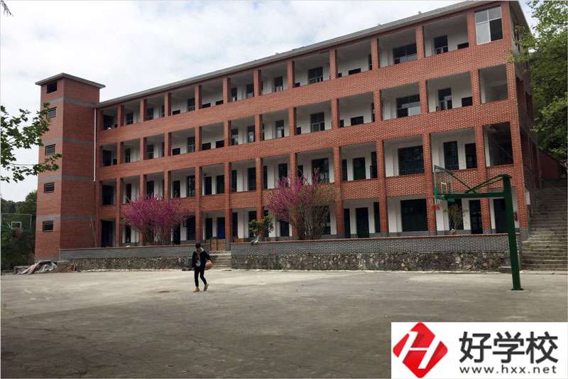 湘西涉外經(jīng)濟職業(yè)學(xué)校怎么樣？