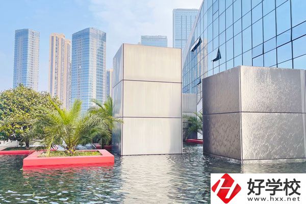 初中畢業(yè)想在邵陽讀中專，有什么好學(xué)校？