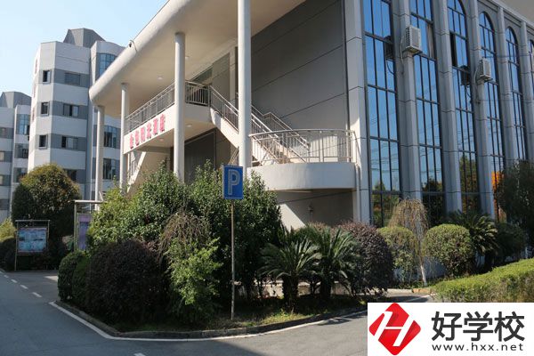 株洲地區(qū)中考四百分可以上職高嗎？