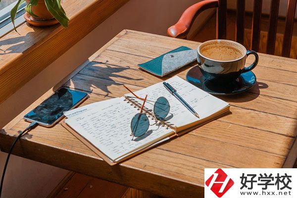 在永州什么學(xué)校可以讀學(xué)幼師專業(yè)？女生多嗎？