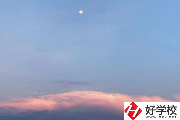 南縣創(chuàng)意職業(yè)技術(shù)學(xué)校有什么推薦專業(yè)？
