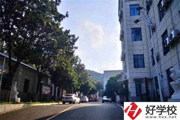 湖南有國(guó)家正規(guī)民辦技校嗎？民辦技校真的不值得讀嗎？