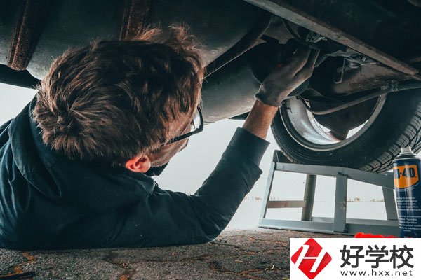 湖南省經濟貿易職業(yè)中專學校汽車維修值得學嗎？