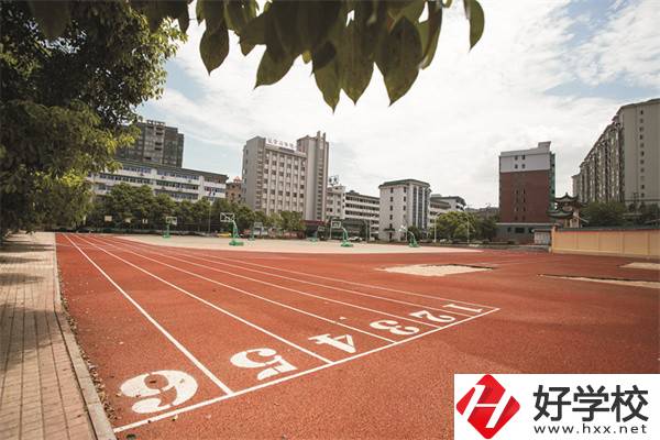 衡陽市信息網(wǎng)絡工程學校是公辦還是民辦？學費是多少？
