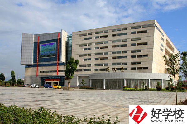 永州有中職部的大專有哪幾所？收費(fèi)標(biāo)準(zhǔn)是多少？