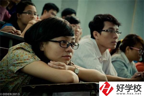 湖南初中畢業(yè)成績非常差選什么學(xué)校好？還有前途嗎？