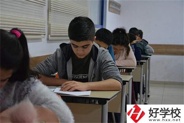 在湖南就讀中專限制戶籍嗎？上中專好不好？