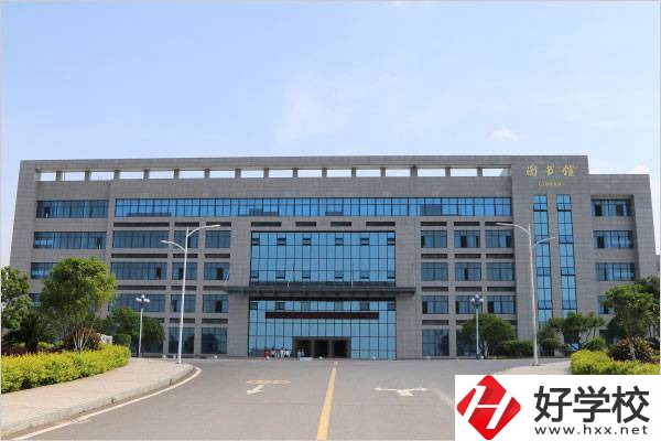 邵陽職業(yè)技術(shù)學院(中職部)圖書館