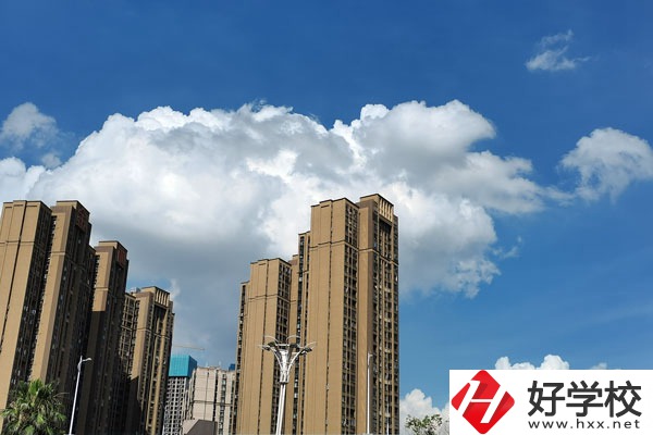 新邵縣職業(yè)中專學(xué)校怎么樣？值得報考嗎？