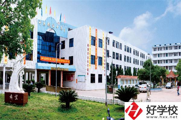 祁東縣職業(yè)中等專業(yè)學(xué)校是公辦還是民辦？學(xué)費(fèi)是多少？