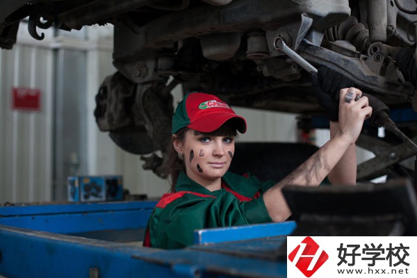 湖南省經濟貿易職業(yè)中專學校汽車維修值得學嗎？