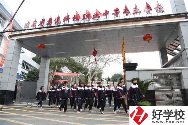湖南交通科技職業(yè)中專有哪些特色專業(yè)？