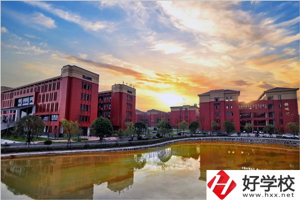 常德市桃源縣職業(yè)中專學(xué)校在什么地方？學(xué)校怎么樣？