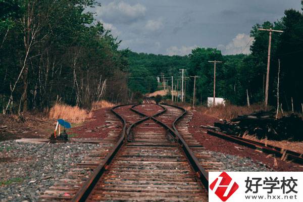 衡陽市雁峰區(qū)有哪些職業(yè)中專？環(huán)境好不好？