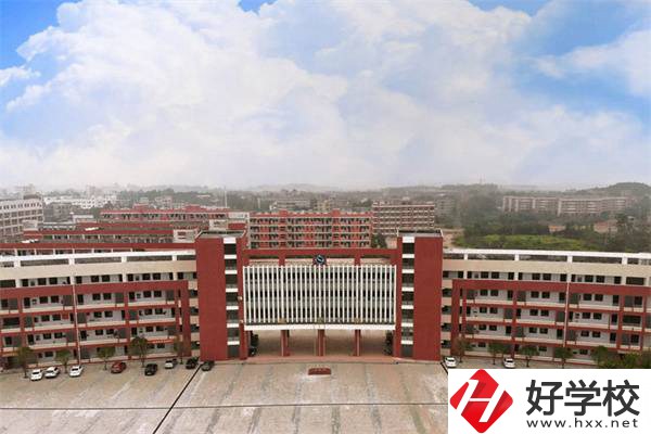 藍(lán)山縣職業(yè)中等專業(yè)學(xué)校是公辦學(xué)校嗎？有什么專業(yè)？