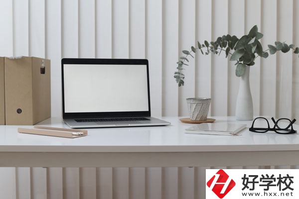 永州第二技工學(xué)校怎么樣？學(xué)校是公辦的嗎？