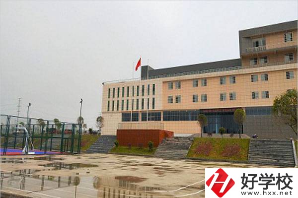 婁底市環(huán)宇中等職業(yè)技術(shù)學(xué)校在哪里？辦學(xué)條件怎么樣？