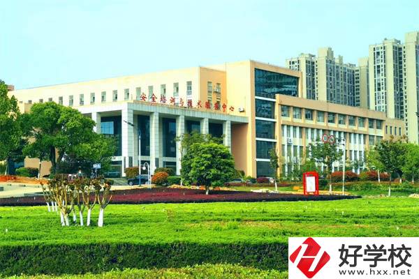 婁底職業(yè)技術(shù)學(xué)院有中專生嗎？怎么招生？
