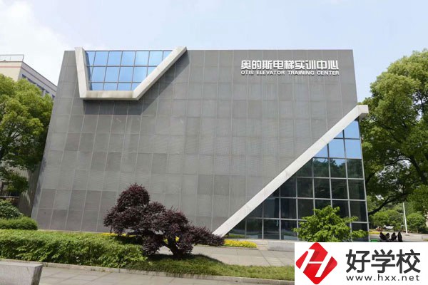 湘潭信息中等職校如何？學(xué)費(fèi)情況怎么樣？