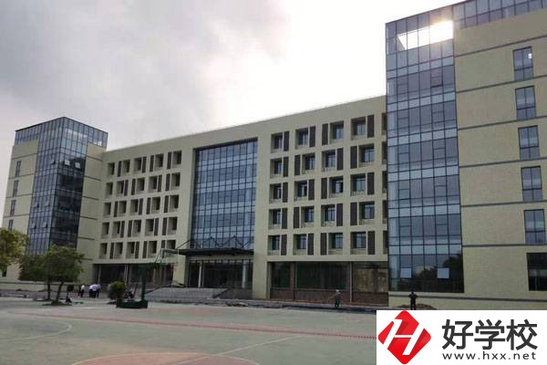 湖南省永州市工業(yè)貿(mào)易中等專業(yè)學(xué)校的辦學(xué)實力怎么樣？