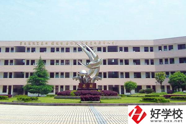 汨羅市楚怡職業(yè)中專學(xué)校有哪些重點專業(yè)？