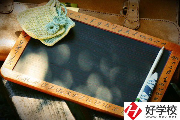 長沙益立中等職業(yè)學校是公辦還是民辦？辦學條件怎么樣？