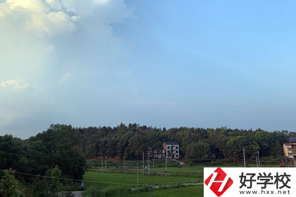 株洲的中專有哪些專業(yè)比較熱門？