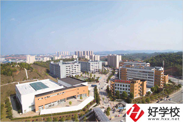 長沙汽車工業(yè)學(xué)校怎么樣？學(xué)費(fèi)貴嗎？