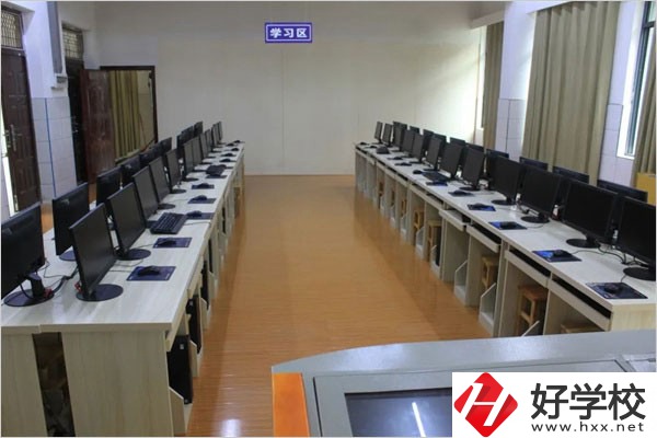 通道縣職業(yè)中等專業(yè)學校在哪？學費需要多少？