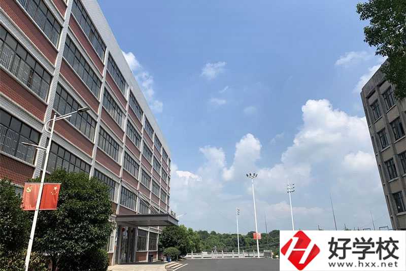 益陽機械工業(yè)職業(yè)學校有些什么專業(yè)？就業(yè)優(yōu)勢如何？