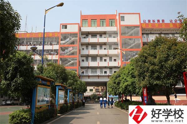 湖南育才技工學校怎么樣？是公辦學校嗎？
