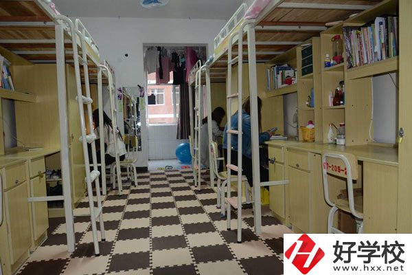 張家界地區(qū)有名氣的中職學校有哪些？
