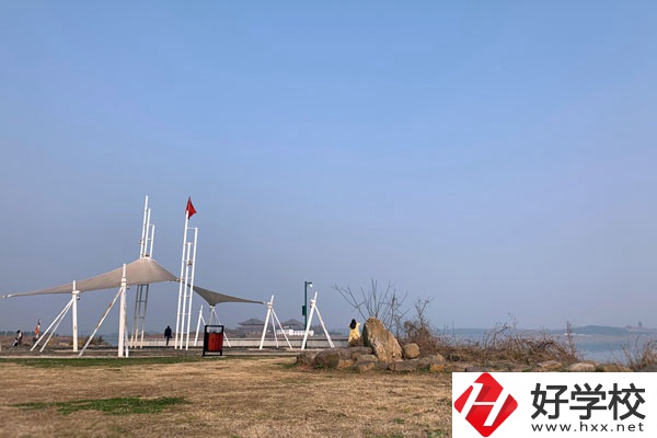 想學(xué)幼兒保育專業(yè)，張家界這三所中職學(xué)校值得一看