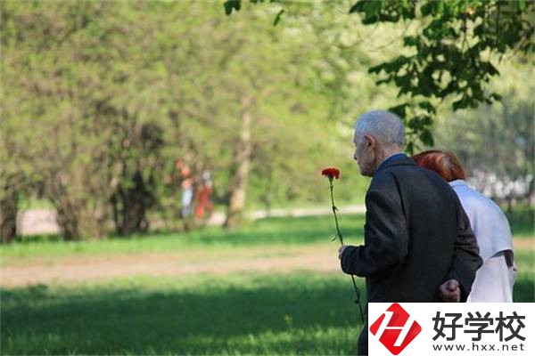 懷化有退役軍人可以讀的中職學(xué)校嗎？有什么優(yōu)待？