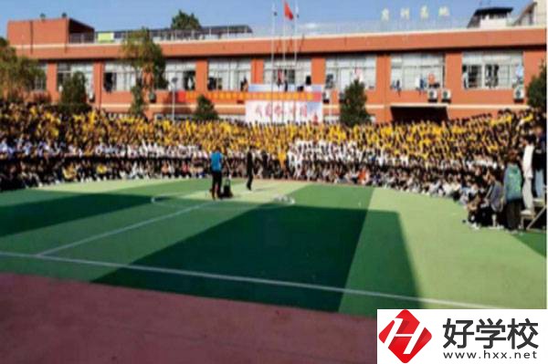 長沙英藍(lán)中等職業(yè)學(xué)校好不好？學(xué)費(fèi)貴不貴？