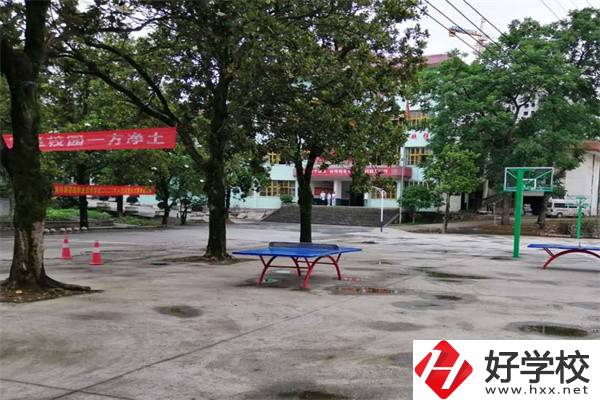湘西有高鐵中專嗎？高鐵專業(yè)怎么樣？