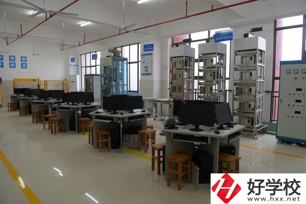華容縣職業(yè)中專有哪些好的專業(yè)，就業(yè)前景怎么樣？