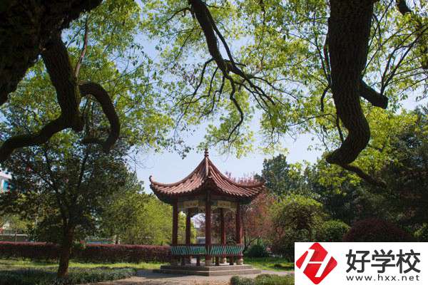 長沙排名前三的重點(diǎn)中專有哪些?師資怎么樣？